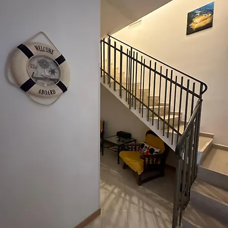 Al Porto Di Roma B&B-2
